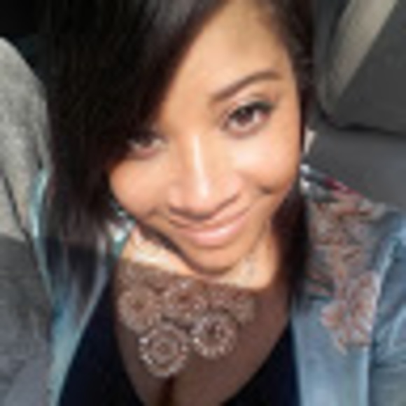 Meet your Posher, Angela - Picture 1 of 1